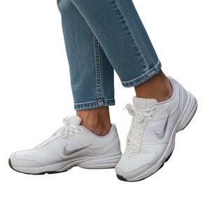 Nike Steady VI Sneakers